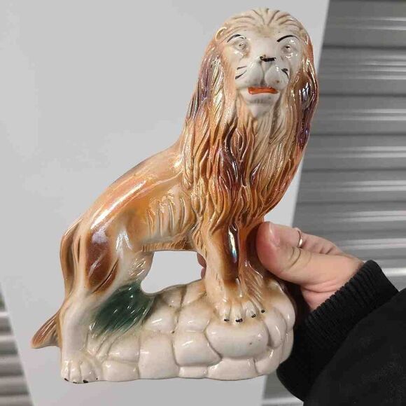 Vintage Ceramic Lion Figurine  - Picture 2 of 4